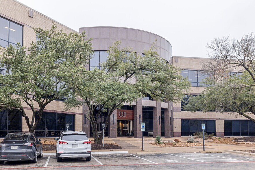 8300 N Mopac Expy, Austin, TX à louer - Photo du bâtiment - Image 1 de 10