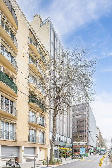 182 Avenue Charles De Gaulle, Neuilly-sur-Seine à louer - Photo du bâtiment - Image 3 de 5