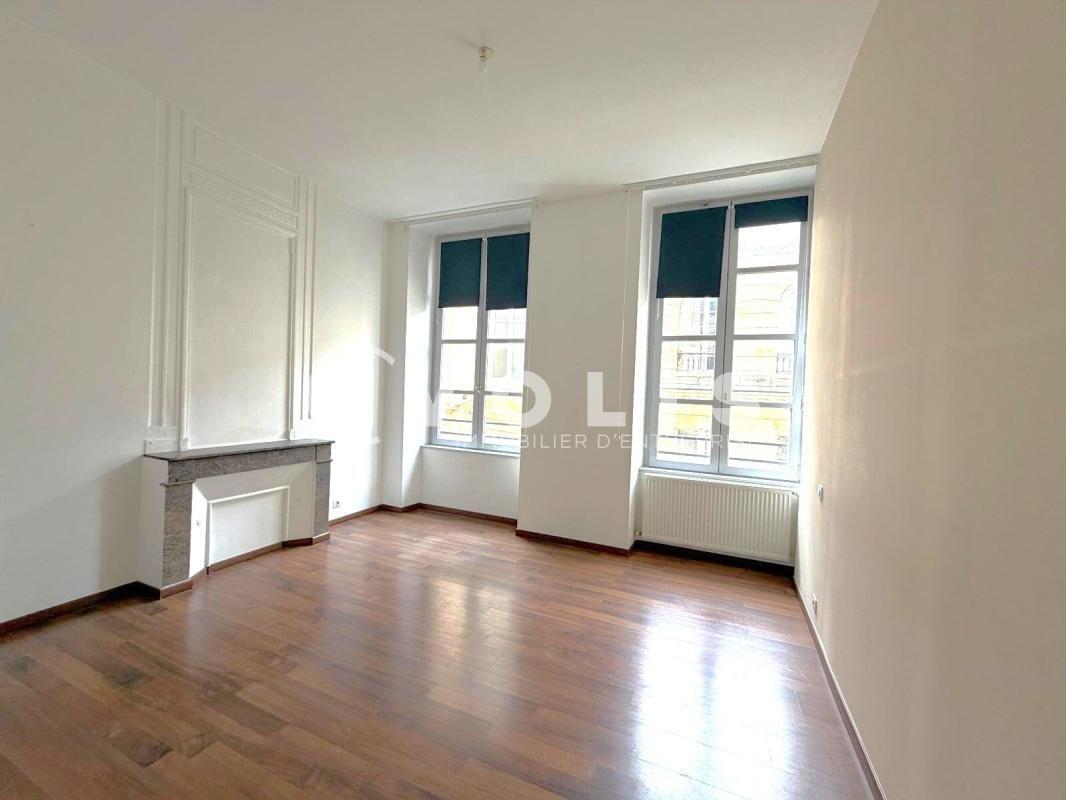 Office in Bordeaux for lease Building Photo- Image 1 of 7