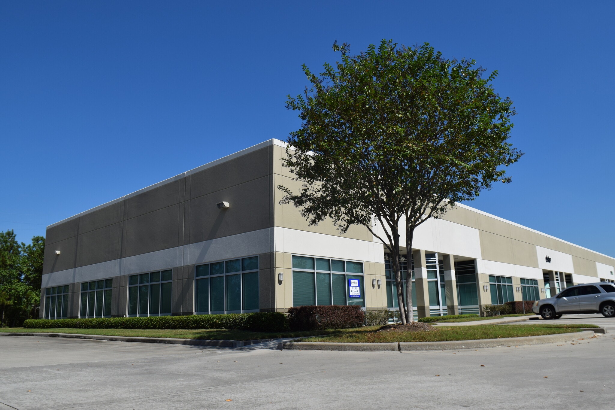 5150 Greens Rd, Houston, TX à louer Photo du bâtiment- Image 1 de 3