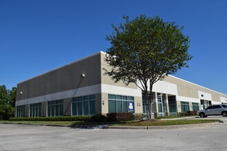 5150 Greens Rd, Houston, TX à louer Photo du bâtiment- Image 1 de 3