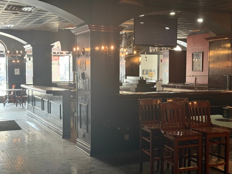 636 Church St, Evanston, IL for lease - Interior Photo - Image 3 of 4