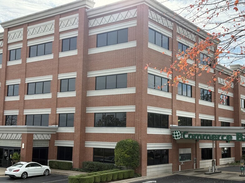 500 W Main St, Branson, MO à louer - Photo du bâtiment - Image 1 de 15