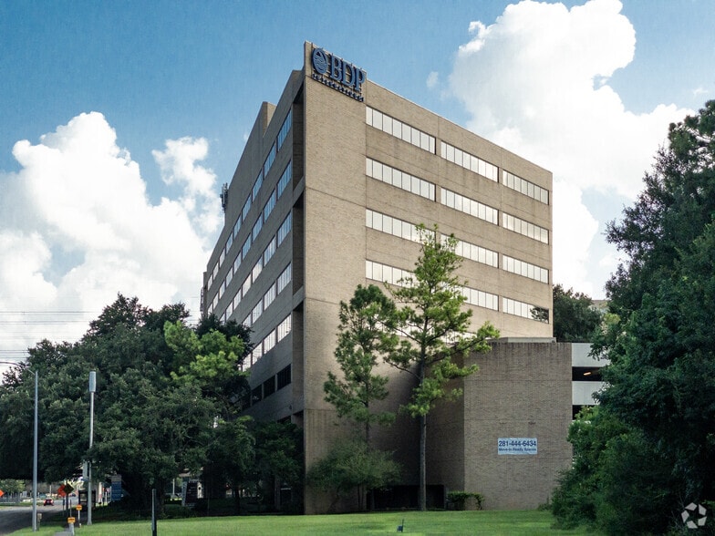 Gateway I & II portfolio of 2 properties for sale on LoopNet.ca - Primary Photo - Image 2 of 15