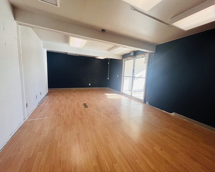 205-253 12th St SW, Loveland, CO for sale - Interior Photo - Image 3 of 6