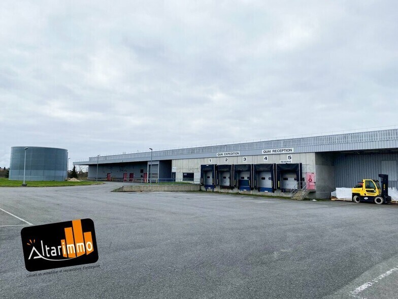 Local d'activités dans Sully-sur-Loire à vendre - Photo du bâtiment - Image 2 de 4