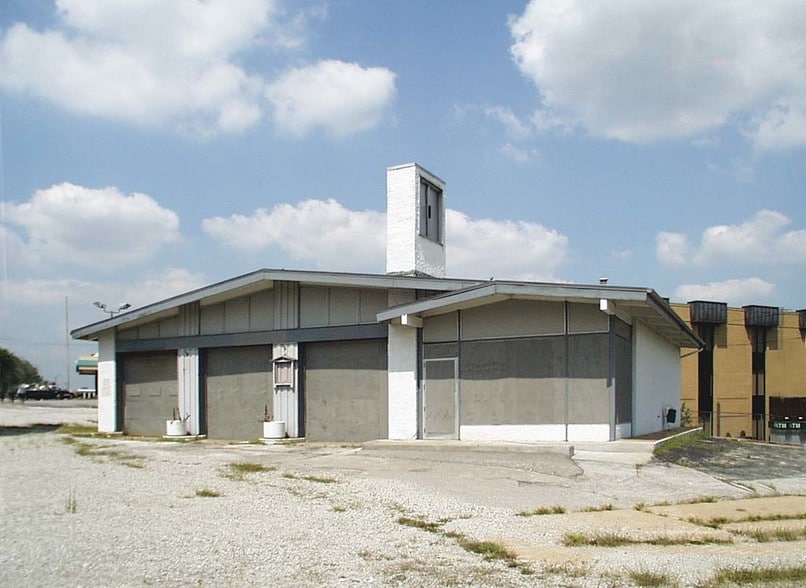 7201 Natural Bridge Rd, Normandy, MO for lease - Building Photo - Image 3 of 5