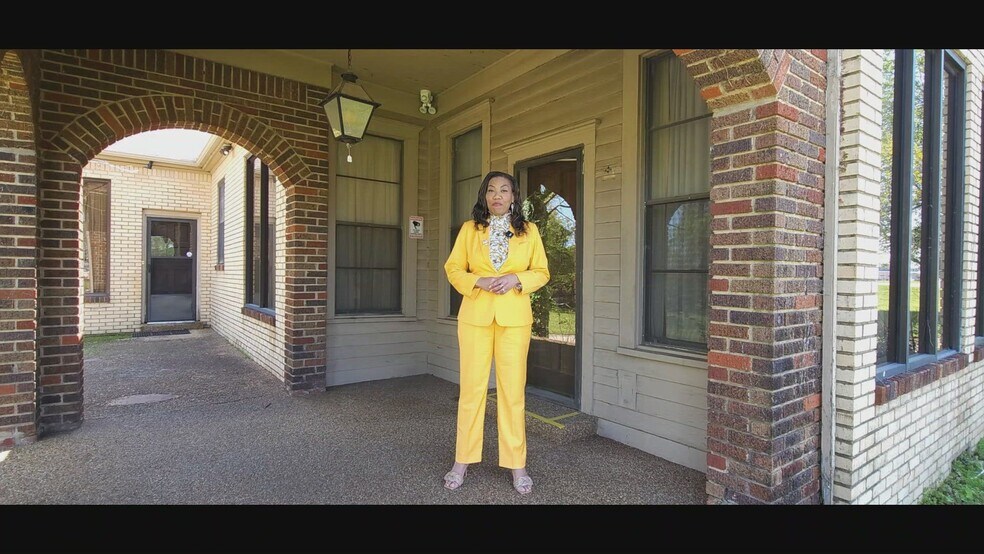 3870 Lamar Ave, Paris, TX for sale - Commercial Listing Video - Image 2 of 34