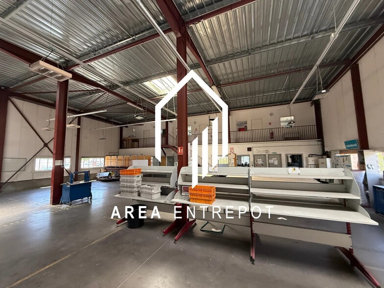 Industrial in Marseille for lease - Interior Photo - Image 3 of 4