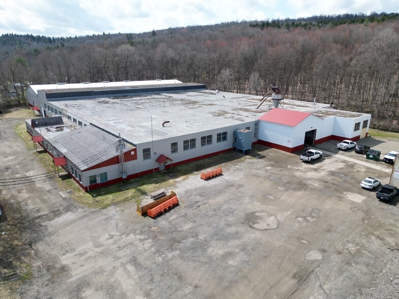 7167 Route 353, Cattaraugus, NY à vendre - Photo du bâtiment - Image 2 de 21