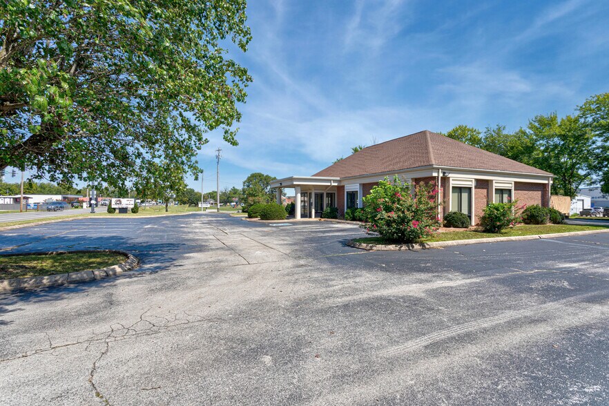 214 N Horton Pky, Chapel Hill, TN à vendre - Photo du bâtiment - Image 2 de 7