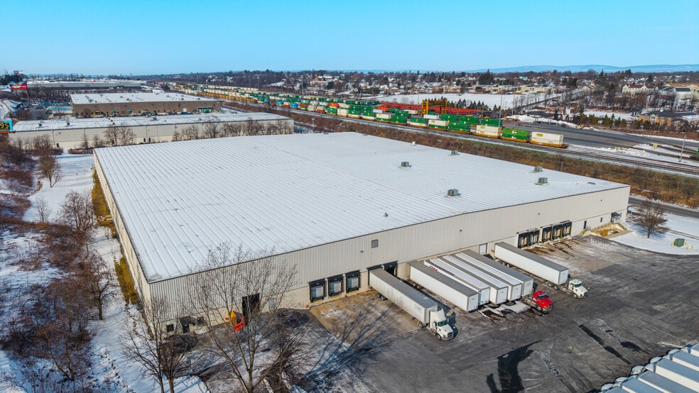7253 Grayson Rd, Harrisburg, PA for lease - Building Photo - Image 3 of 10