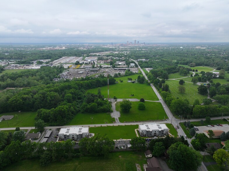 3506 Bluff Rd, Indianapolis, IN à vendre - Photo du bâtiment - Image 3 de 34