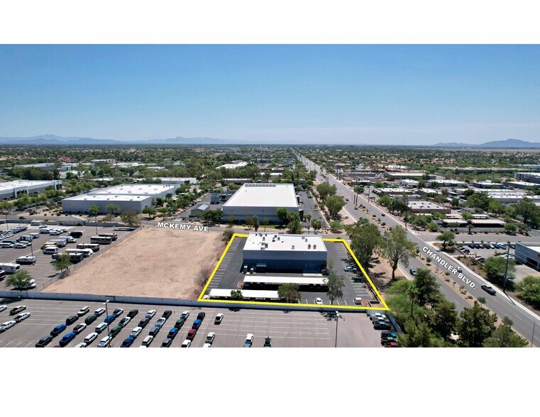 220 N McKemy Blvd, Chandler, AZ à louer - Photo du bâtiment - Image 3 de 8