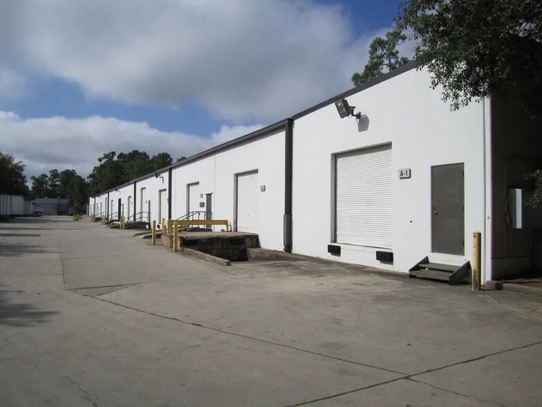 410 S Trade Center Pky, The Woodlands, TX à louer - Photo du bâtiment - Image 2 de 15