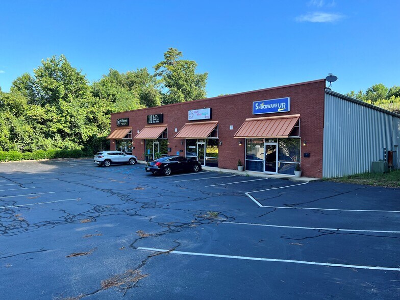 5156 Calhoun Memorial Hwy, Easley, SC for lease - Building Photo - Image 1 of 11