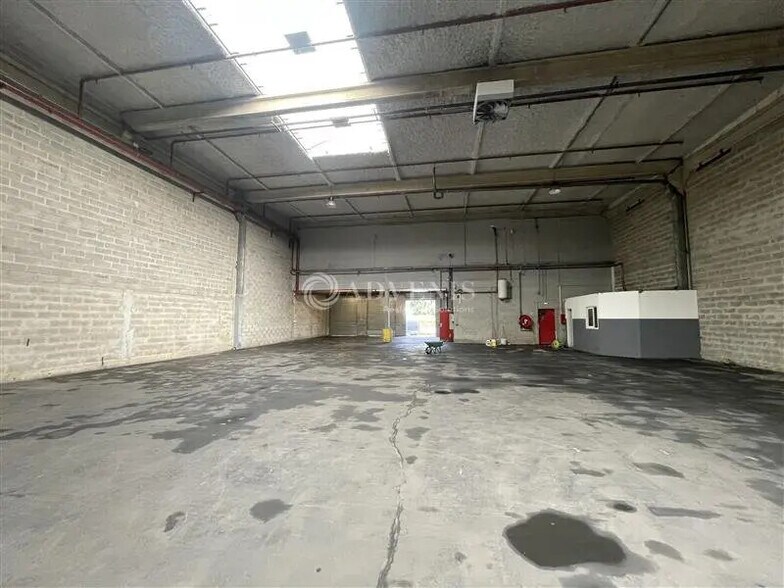 Industrial in Marly-la-Ville for lease - Interior Photo - Image 2 of 11