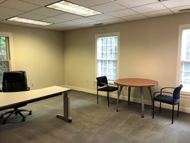 71-77 Junction Sq, Concord, MA à louer - Photo intérieure - Image 3 de 11