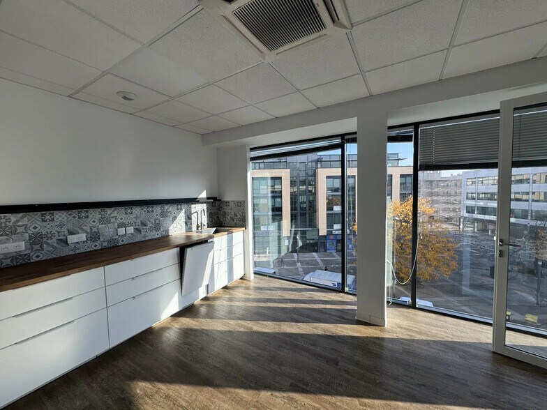 Office in Reims for lease - Interior Photo - Image 2 of 3