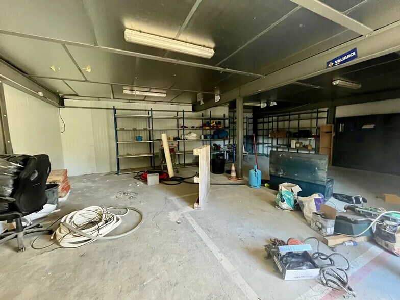 Industrial in Piolenc for lease - Interior Photo - Image 3 of 3