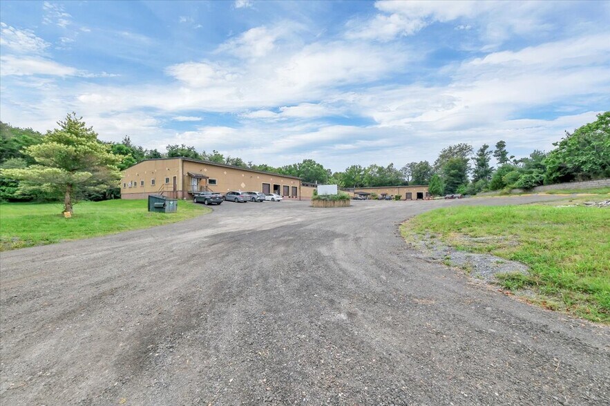 181 Boyd St, Montgomery, NY à vendre - Photo du bâtiment - Image 2 de 9