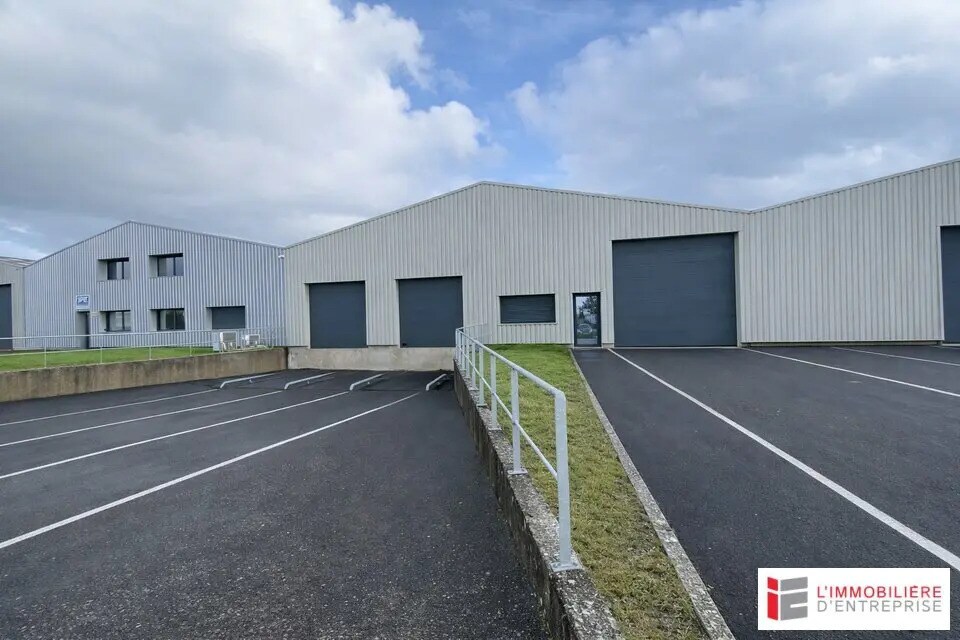 Flex in Rennes for lease Building Photo- Image 1 of 2