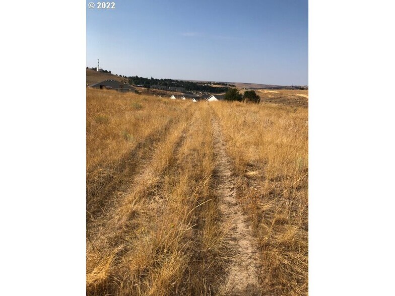 SW Nye Ave, Pendleton, OR à vendre - Photo du bâtiment - Image 3 de 4