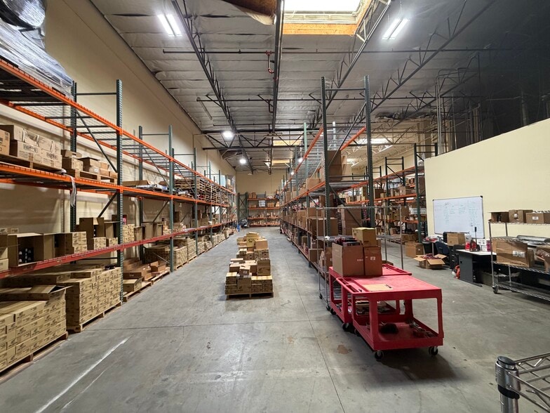 4300-4308 Resnik Ct, Bakersfield, CA for lease - Building Photo - Image 3 of 9