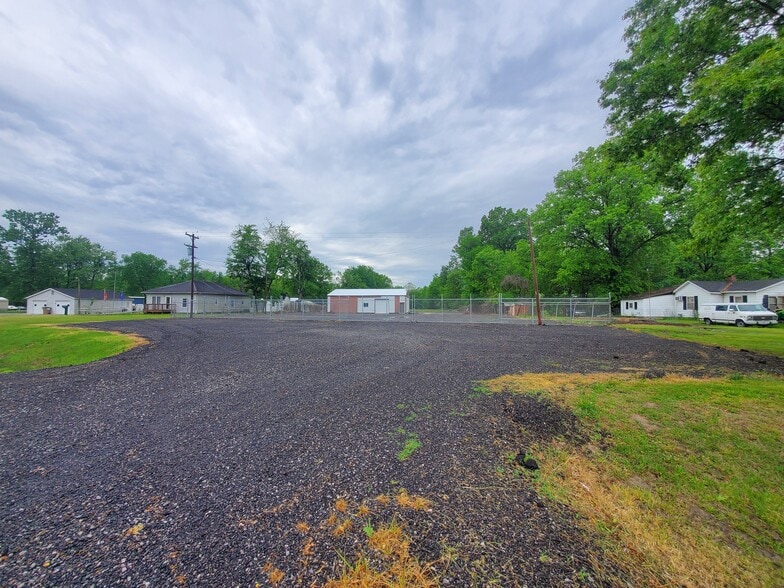 14021 IL-37, Johnston City, IL for lease - Building Photo - Image 2 of 6