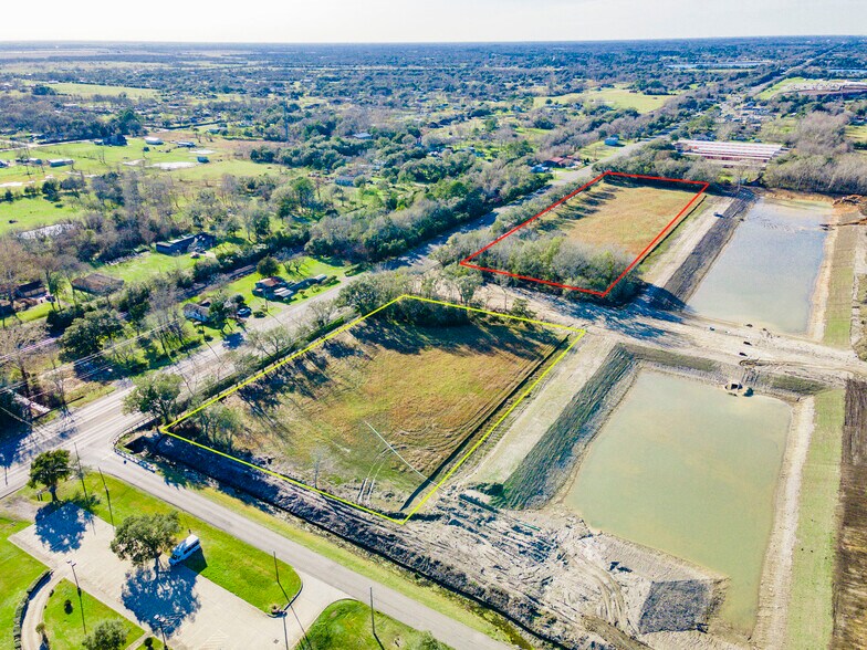 15119 Highway 6, Santa Fe, TX à vendre - Photo du bâtiment - Image 3 de 19