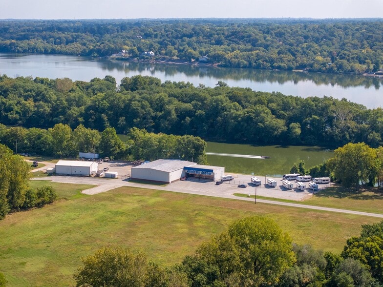 4002 Utica Pike, Jeffersonville, IN à vendre - Photo du bâtiment - Image 3 de 6
