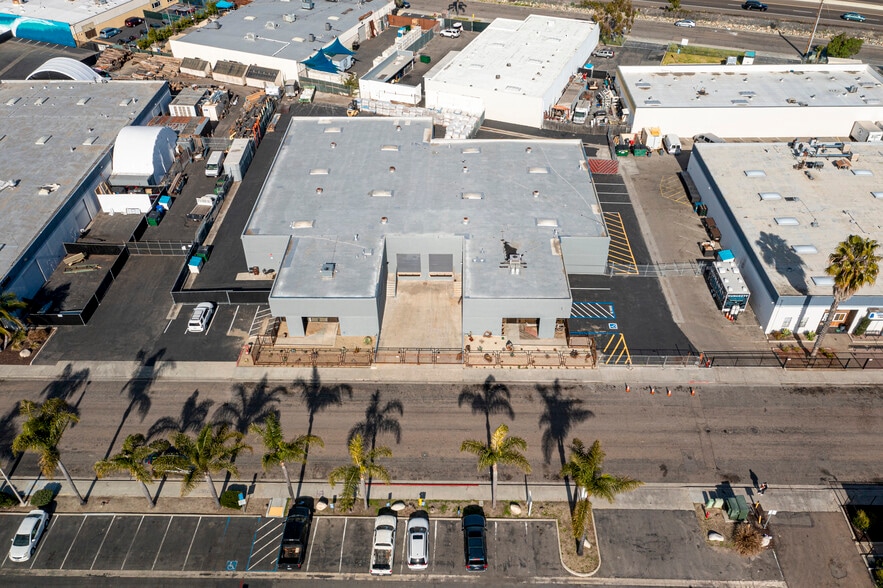 3242 Production Ave, Oceanside, CA à louer - Photo du bâtiment - Image 1 de 5