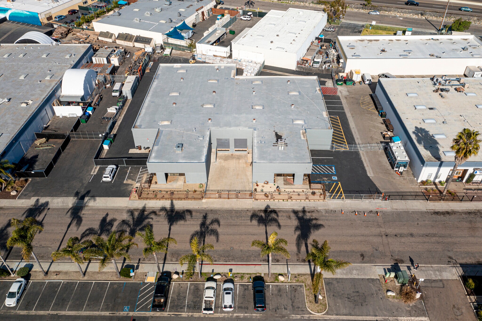 3242 Production Ave, Oceanside, CA à louer Photo du bâtiment- Image 1 de 6
