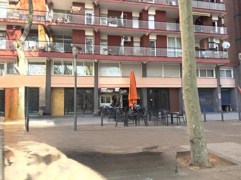Retail in Barcelona, Barcelona for lease - Primary Photo - Image 1 of 2
