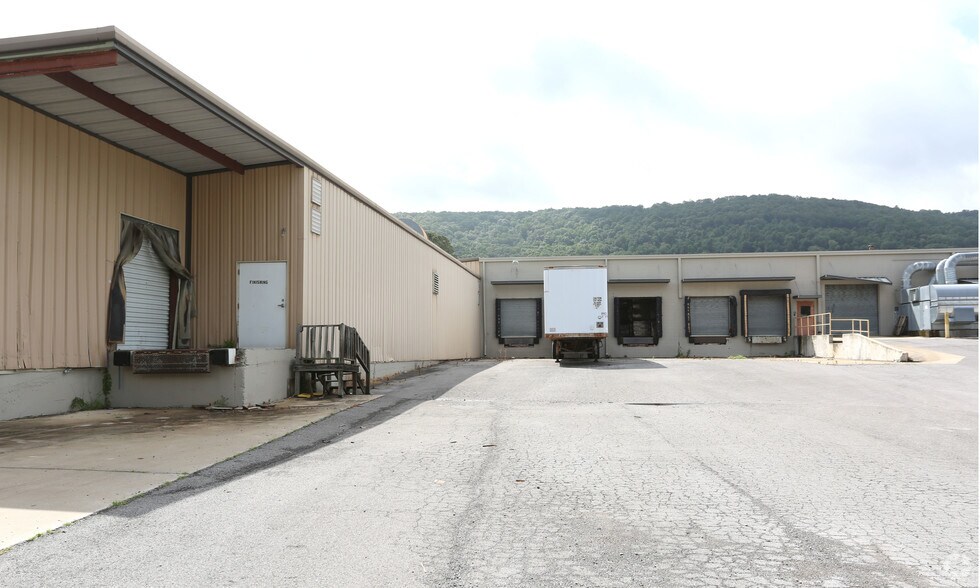 209 35th St NE, Fort Payne, AL à louer - Photo du bâtiment - Image 2 de 3