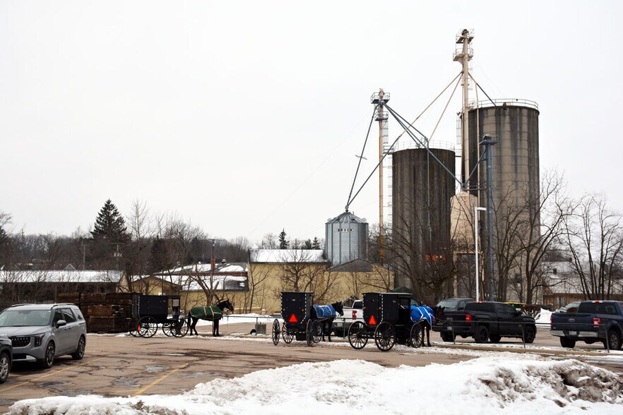 14961 S State Ave, Middlefield, OH à vendre - Photo du bâtiment - Image 3 de 15