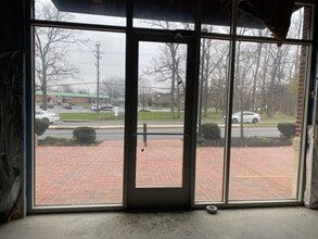 4290 Chain Bridge Rd, Fairfax, VA for lease Interior Photo- Image 1 of 2