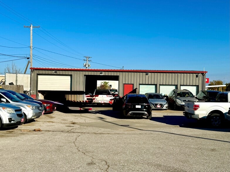 702 W O St, Lincoln, NE for sale - Building Photo - Image 2 of 11