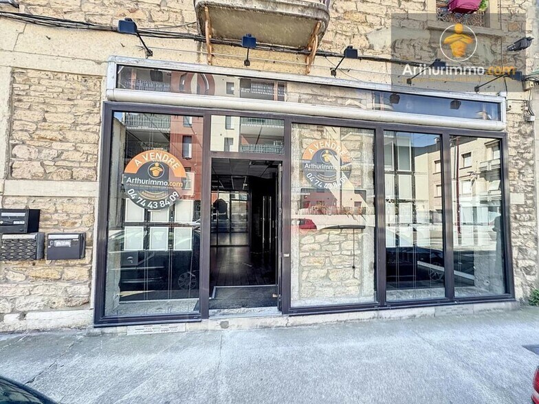 Bureau dans Bourgoin-Jallieu à vendre - Photo du bâtiment - Image 1 de 8