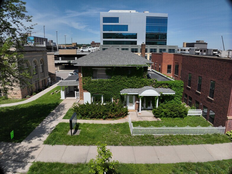 110 S Broad St, Mankato, MN à louer - Communauté Matterport - Image 2 de 6