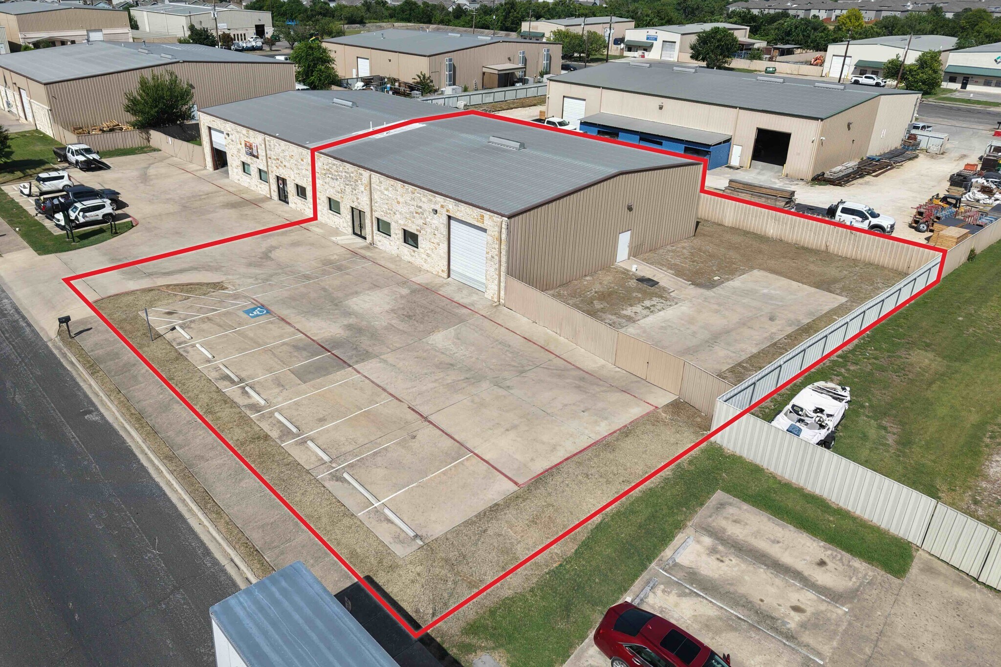 13711 Immanuel Rd, Pflugerville, TX à louer Photo du bâtiment- Image 1 de 15