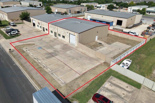 Plus de détails pour 13711 Immanuel Rd, Pflugerville, TX - Local d'activités à louer