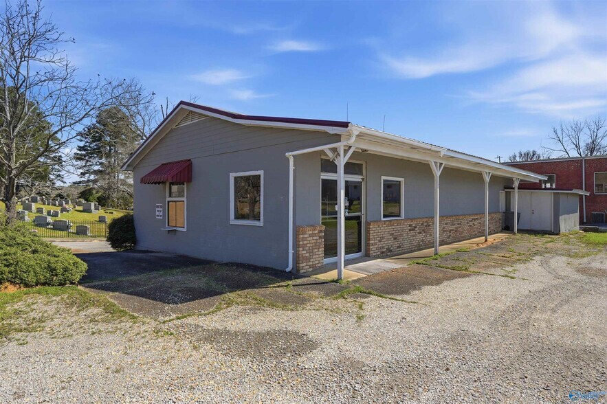 126 2nd St NW, Hamilton, AL à vendre - Photo du bâtiment - Image 2 de 3
