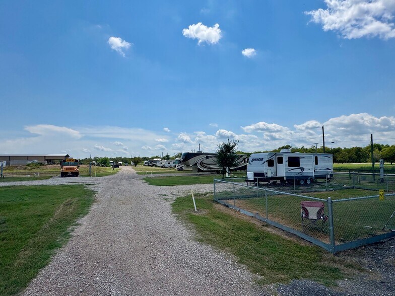 2031 Guadalupe River Dr, Tivoli, TX à vendre - Photo du bâtiment - Image 2 de 7