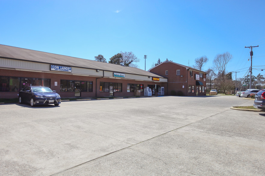 2210 Old Williamsburg Rd, Yorktown, VA for lease - Building Photo - Image 1 of 3