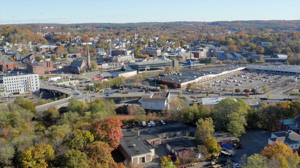 75 Walnut St, Fitchburg, MA à vendre - Vidéo sur l’inscription commerciale - Image 2 de 22