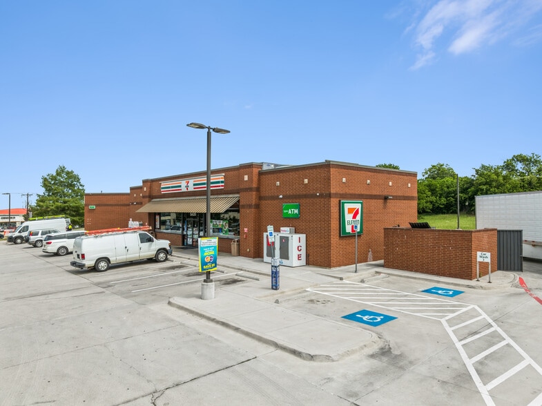 5420 Altamesa Blvd, Fort Worth, TX à vendre - Photo du bâtiment - Image 3 de 19
