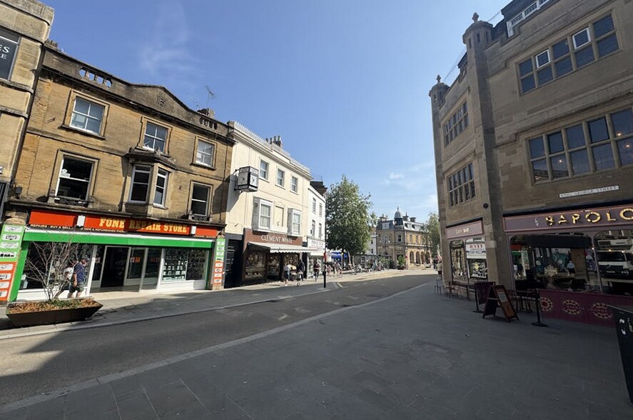 7 High St, Yeovil à vendre - Photo du bâtiment - Image 2 de 3