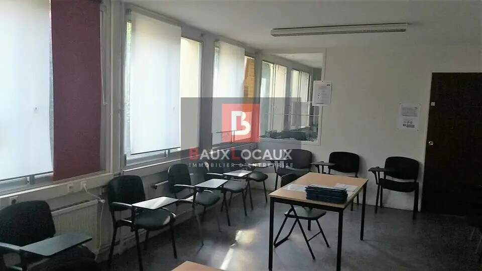 Office in Nîmes for lease - Interior Photo - Image 1 of 3