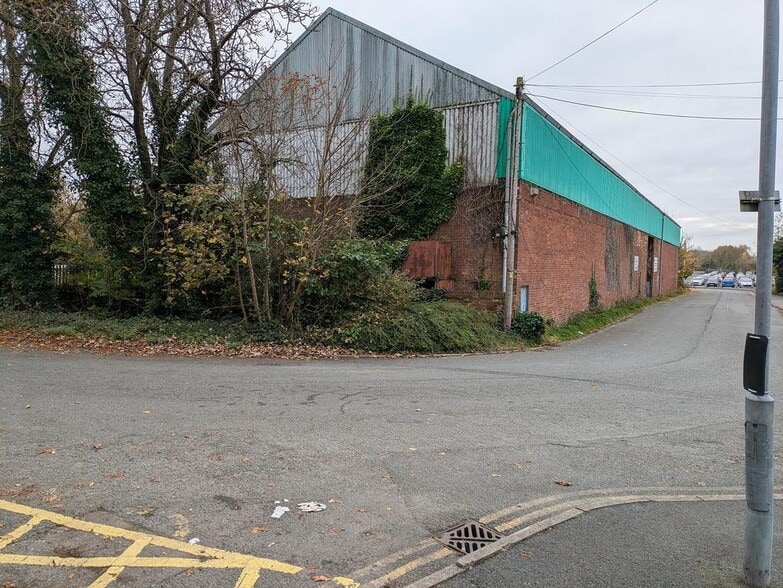 Hooton Rd, Ellesmere Port à vendre - Photo du bâtiment - Image 3 de 6
